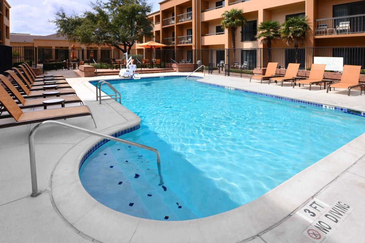 Courtyard By Marriott San Antonio Medical Center Hotel Exterior foto