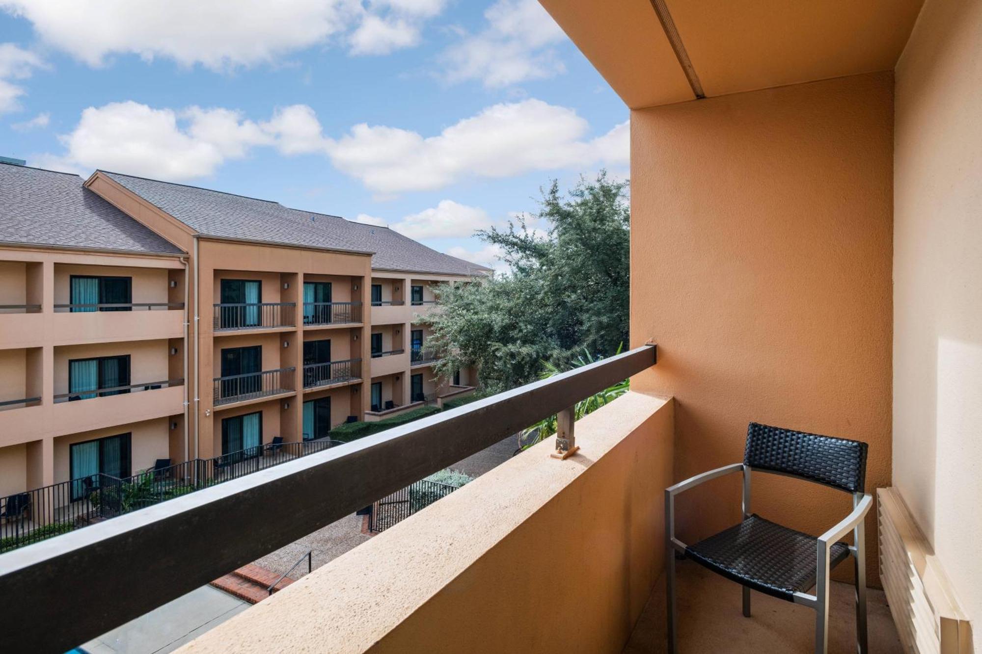 Courtyard By Marriott San Antonio Medical Center Hotel Exterior foto